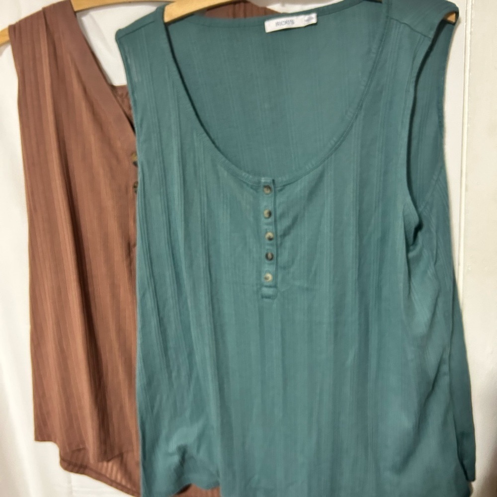 Ricki's XXL sleeveless Teal and Brown Tank Tops new or like new